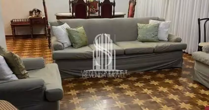 Linda casa em perdizes de duzentos e vinte e cinco m2 4 dormitórios 3 banheiros, 3 vagas de garagem.
