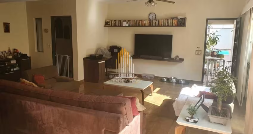 Sumarezinho- Sobrado com 319m² 3 dormitórios, 1 suíte, 5 banheiros e 4 vagas de garagem.