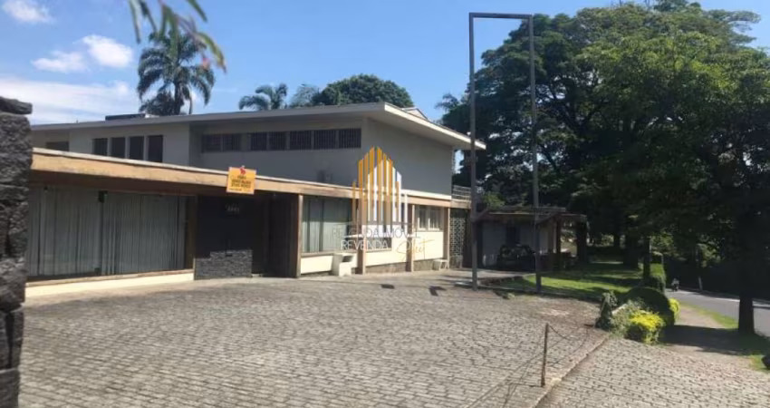 Morumbi - Casa Assobradada Comercial de 1.327m² com 6 dormitórios, 4 suítes e 10 vagas.