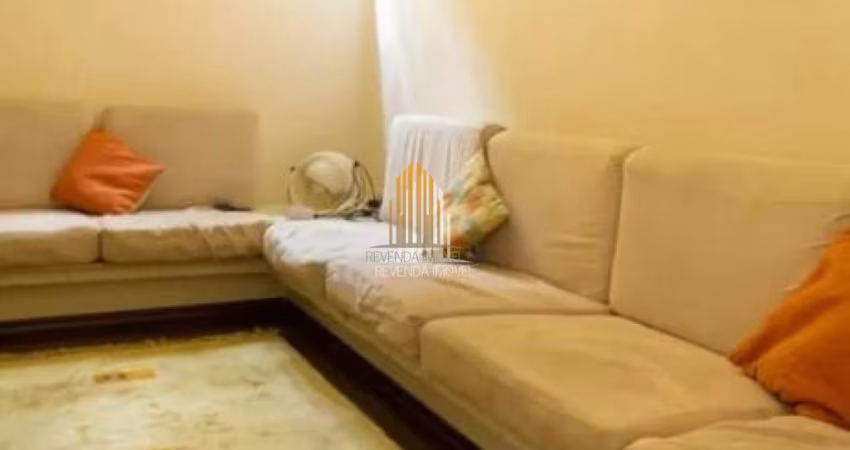 BROOKLIN - CASA RESIDENCIAL DE 300M² POSSUI 4 DORMITÓRIOS, 5 BANHEIROS E 5 VAGAS.