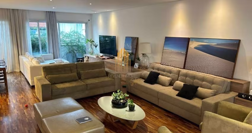 CONDOMINIO BAUHAUS VILLAGE, BROOKLIN- CASA ASSOBRADADA DE 399m² COM 4 QUARTOS SUITES , 2 BANHEIROS E