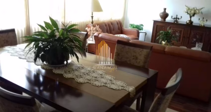 BROOKLIN - CASA EM CONDOMÍNIO DE 272M² COM 4 DORMITÓRIOS, 2 SUÍTES E 5 VAGAS.