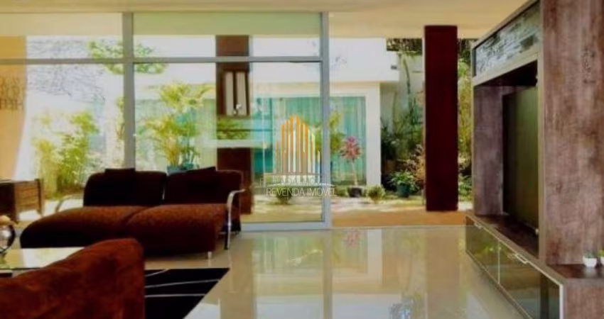 Condomínio Villa Del Soleno em Alto da Boa Vista - Casa de 350m² com 4 suítes e 8 vagas