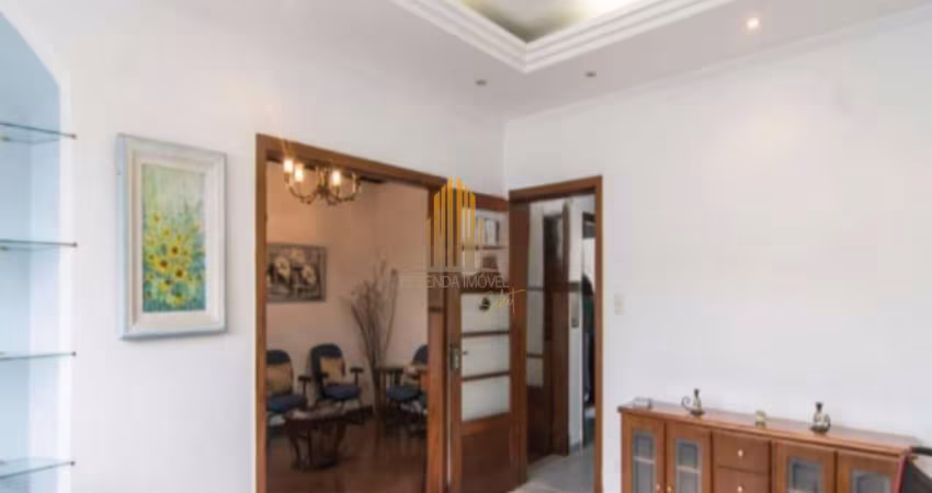 CASA ASSOBRADADA EM VILA ROMANA DE 400m² COM 4 DORMITÓRIOS , 5 BANHEIROS E 3 VAGAS Á VENDA
