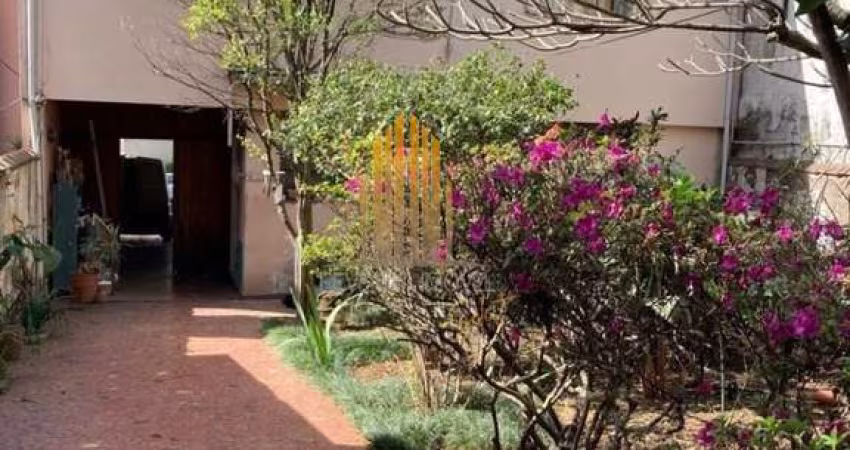 MOEMA, SOBRADO A VENDA DE 380m² COM 4 QUARTOS , 2 BANHEIROS E 3 VAGAS.