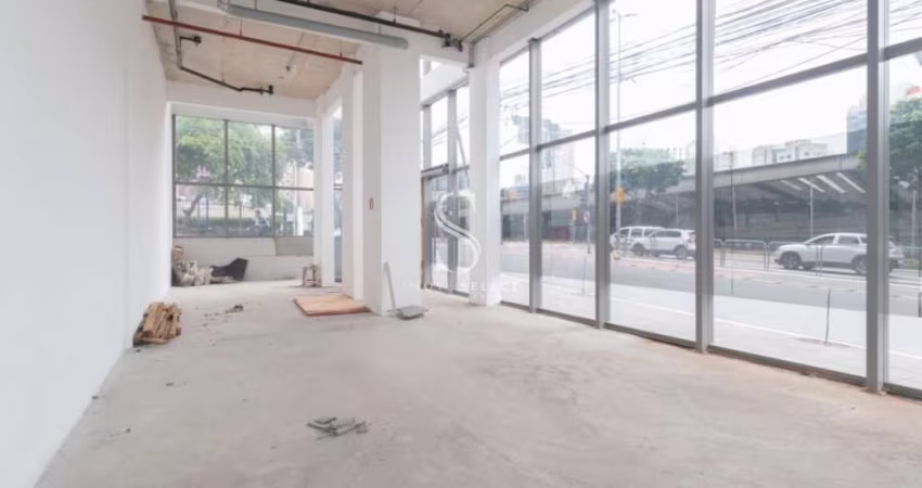 Condomínio VN Vergueio na Liberdade, Loja Comercial de 643,02m² com 1 banheiro, sem vaga.