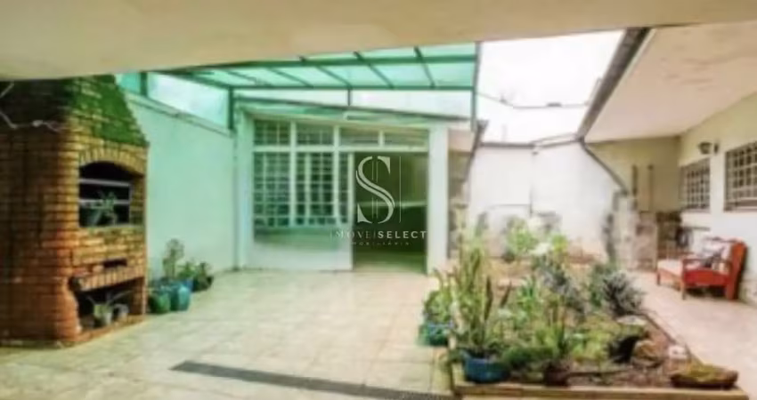 Casa assobradada com 240m². possui:  3 dormes, banheiro social e 4 vagas. no bairro - alto da lapa.
