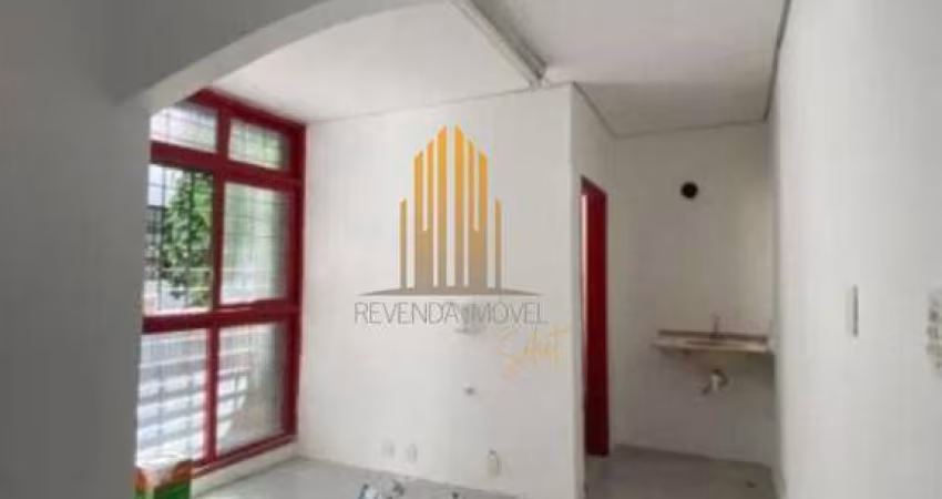 Vila Olímpia - Casa Comercial de Área total de 123 m², 3 salas com banheiro, copa e 2 vagas.