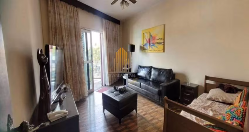 SAUDE, CASA COMERCIAL DE 300M² COM 6 MODULOS, 2 BANHEIROS E 3 VAGAS DE GARAGEM.
