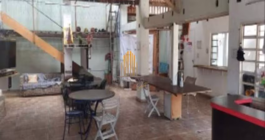SANTO AMARO, CASA COMERCIAL DE 180M² COM 9 DORMITORIOS, 9 SUITES E 4 VAGAS DE GARAGEM.