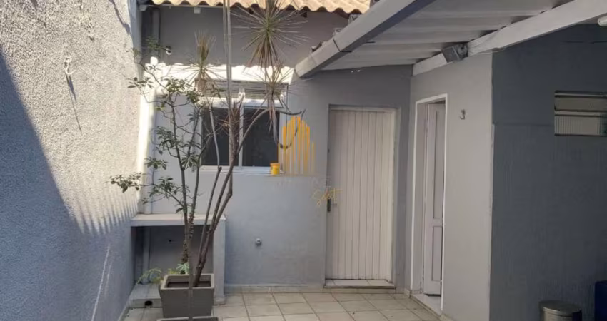 SAÚDE - CASA COMERCIAL DE 174m² COM 5 SALAS, 2 BANHEIROS E NÃO POSSUI VAGA Á VENDA
