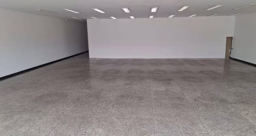 Condominio Consorcio na Republica - Sala de 208 m² com sala e 2 banheiros.
