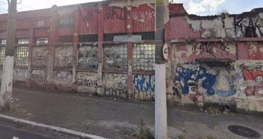 Tatuapé Terreno Comercial de 3000m² com zoneamento ZEUP.