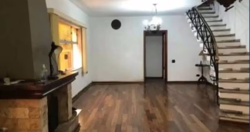 Pompéia, Sobrado Residencial de 276m² com 3 dormitórios, 1 suíte, 2 vagas.