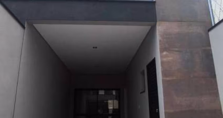 Chácara Santo Antônio - Casa assobradada nova com 135m², 3 dorms, 1 suite e 2 vagas.