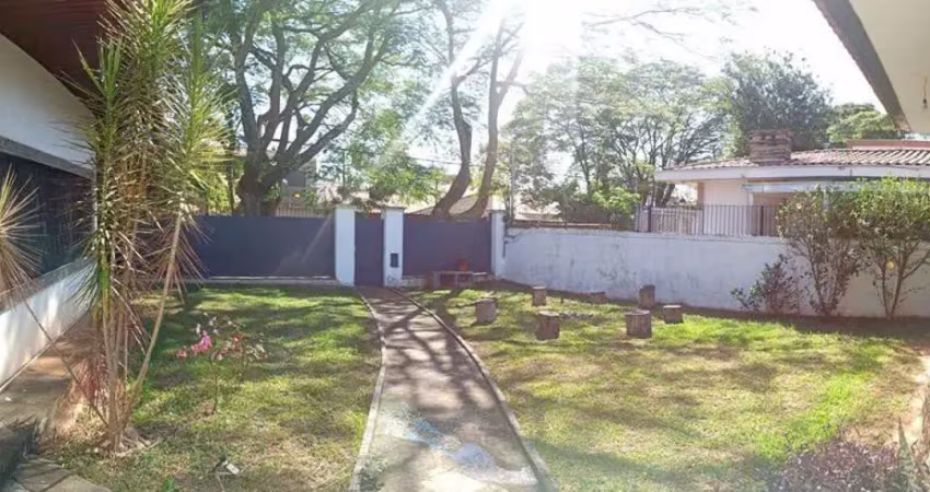 Indianópolis - Casa de 800m² com 5 dormitórios (3 suites),4 banheiros e 4 vagas