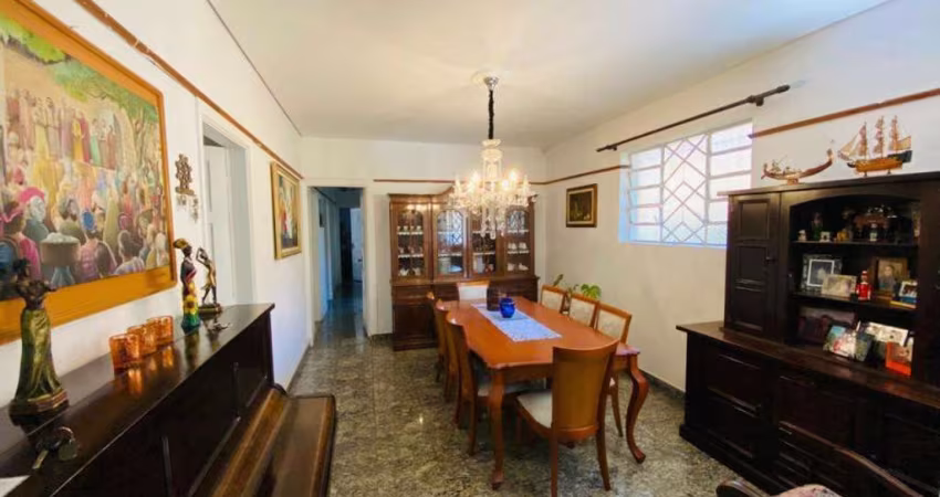 Lapa, Casa Residencial de 496m² com 4 dormitórios, 1 suíte, 2 vagas.