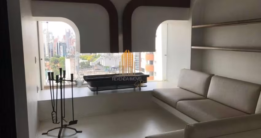 Condomínio Maria Lúcia, Brooklin Paulista - Cobertura com 325m² com 5 quartos/3 suítes e lareira.