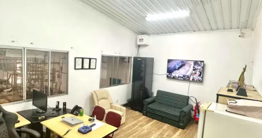 Lapa, Galpão Comercial de 370m² com 3 salas, 5 banheiros.