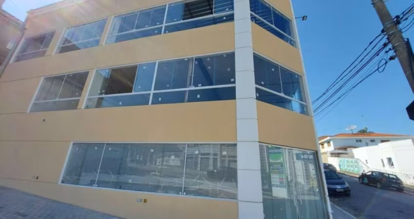 Santana, Prédio Comercial de 1200m² com 5 vagas de garagem.