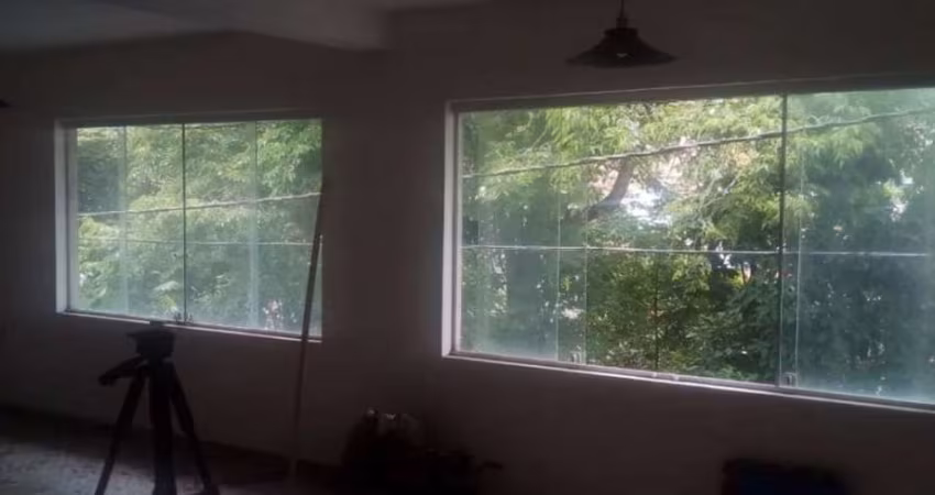 Raposo Tavares - Casa de 200m² com 2 casas: 3 dormitórios, 2 banheiros e 3 vagas