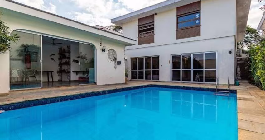 Casa à venda na Granja Julieta, 2 andares, com 4 Suítes e 4 Vagas em 363 m² a 300 metros do Parque.