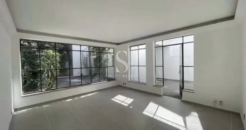 Mirandópolis, casa residencial de 250m² com 5 dormitóris, 1 suíte, 3 vagas.