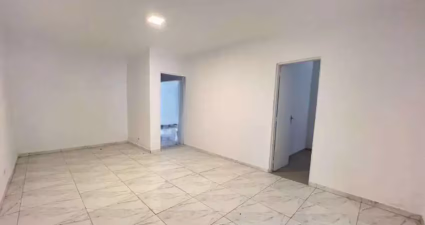 Brooklin - casa de 130m² com 3 dormitórios, 1 suíte, 3 banheiros e 4 vagas.