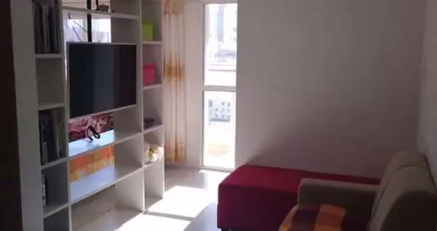 Apto centro prox utfpr, andar lato, 01 qto, sacada churrasq.