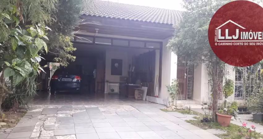 Casa com 4 quartos à venda no Bacacheri, Curitiba 