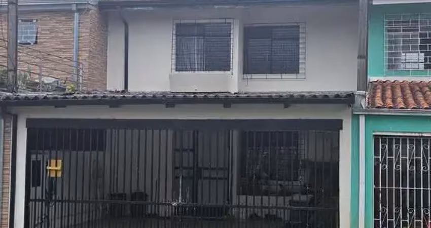Sobrado bairro alto 100 m2, frente para rua, 03 qtos, 02 vagas cobertas