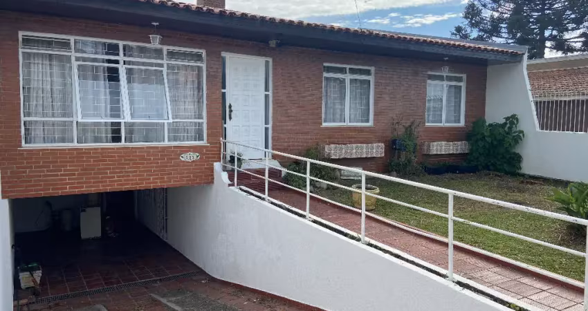 Casa com 5 quartos à venda na Rua Robert Kennedy, 131, Tingui, Curitiba