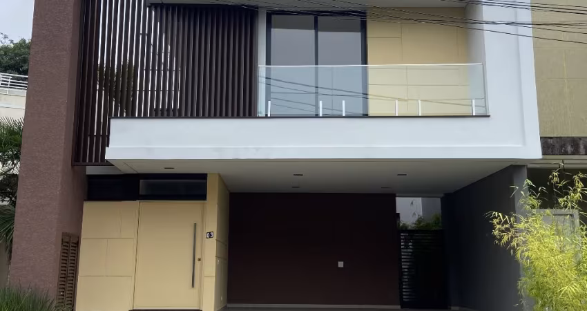 Ótima Residência em Condomínio de 03 pavimentos