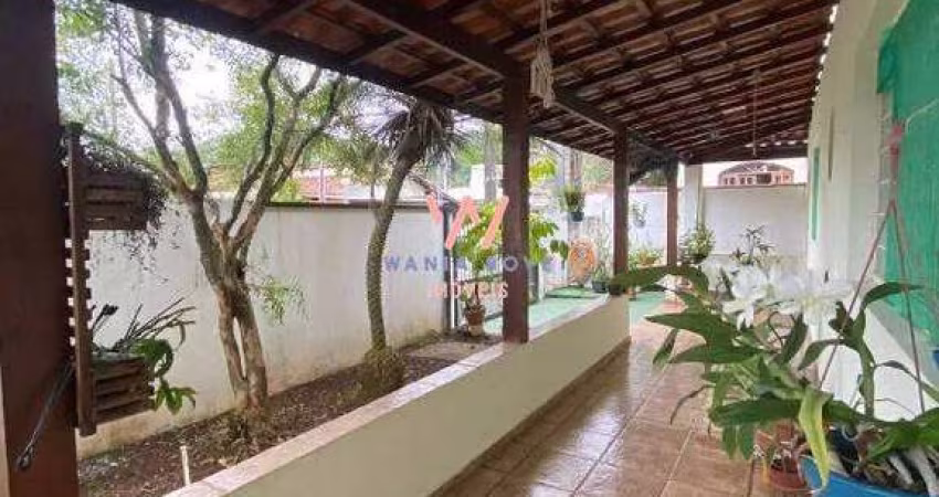 Casa com 2 dormitórios à venda, 60m² por R$430.000 - Centro - Caraguatatuba/SP