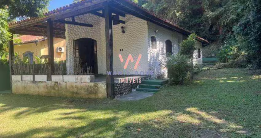 Casa a 250m da praia, com 3 dormitórios à venda, 146m² por r$1.700.000 - guaecá - são sebastião/sp