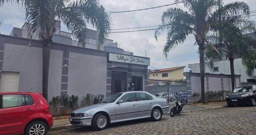Apartamento com 2 dormitórios à venda, 62 m² por R$ 270.000