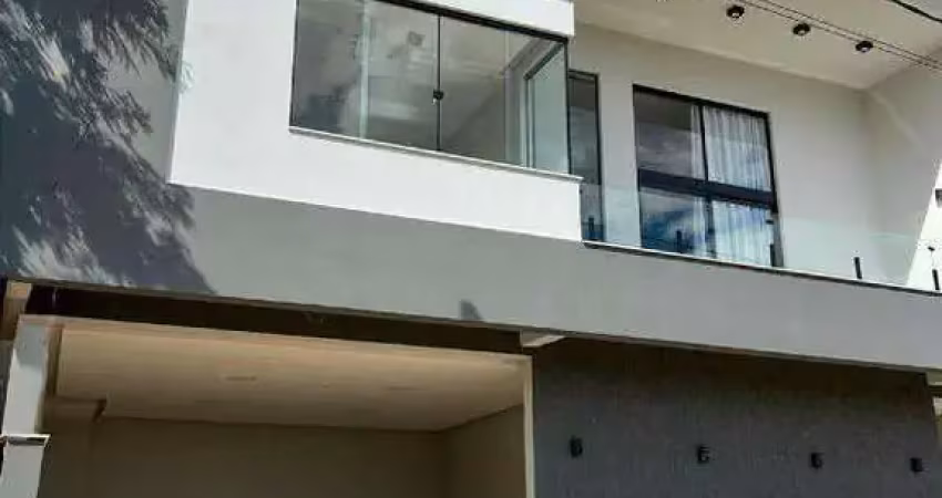 Casa com 3 quartos à venda no Jardim Manacás, Ubá 