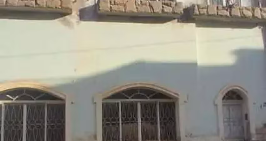 Casa com 3 quartos à venda no Centro, Ubá 