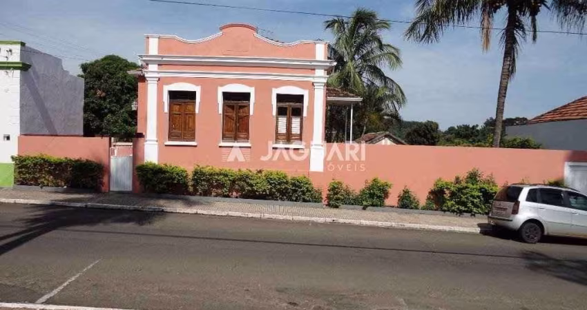 Casa no Bairro CENTRO na cidade de  Agudos;