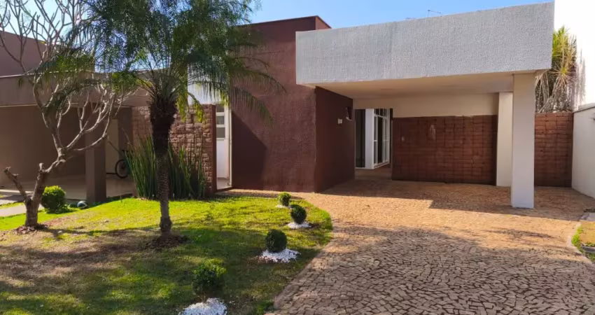 Casa térrea no condomínio golden hill com 3 quartos sendo uma suíte