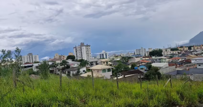 Terreno à venda na Rua Tomáz Domingos da Silveira, São Sebastião, Palhoça