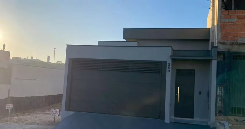 Casa para Venda em Indaiatuba, Jardim Monte Carlo, 2 dormitórios, 1 suíte, 3 banheiros, 2 vagas