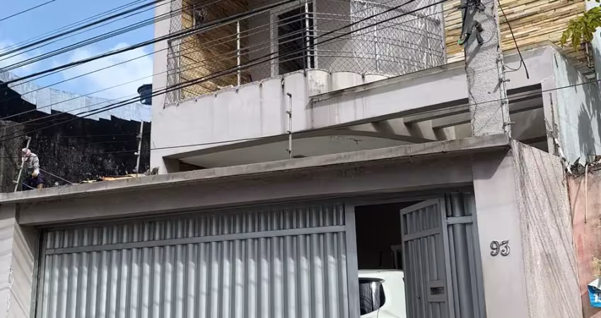Casa no bairro de Fátima, 180m², 3 quartos sendo 1 suíte, 2 vagas de garagem