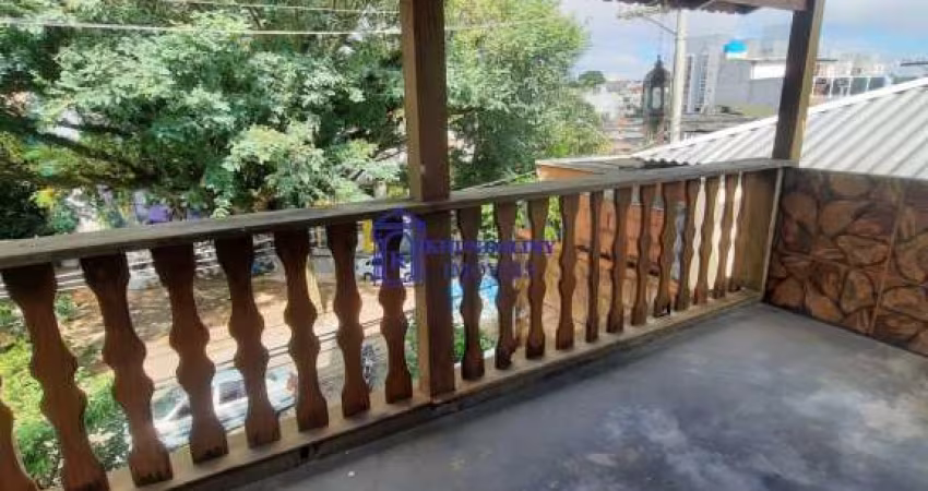 SOBRADO A VENDA COM 2 CASAS NO QUINTAL - R$690.000,00