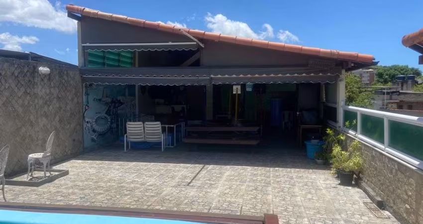 Casa com 3 dormitórios à venda, 180 m² por R$ 850.000,00 - Vila Valqueire - Rio de Janeiro/RJ