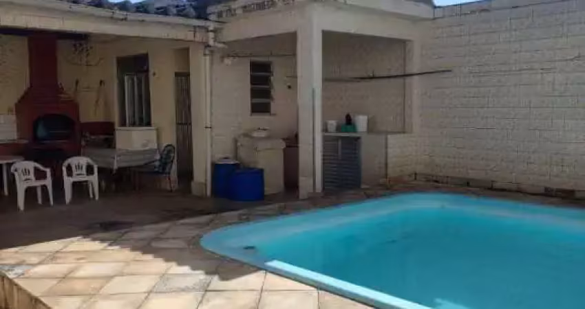 Casa com 3 dormitórios à venda, 200 m² por R$ 850.000,00 - Vila Valqueire - Rio de Janeiro/RJ