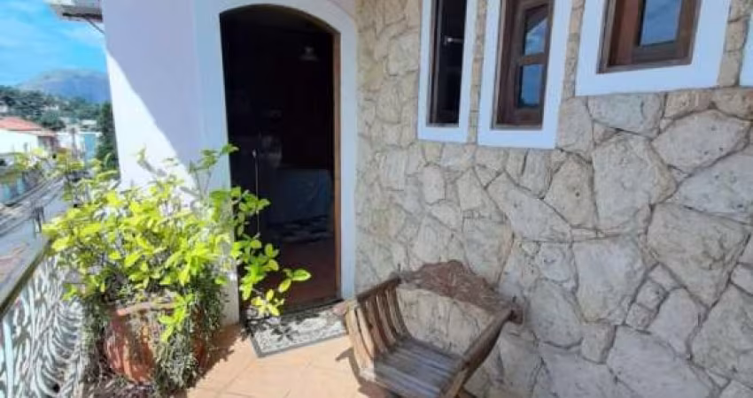 Casa com 3 dormitórios à venda, 183 m² por R$ 650.000,00 - Bangu - Rio de Janeiro/RJ