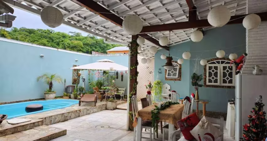 Casa com 5 dormitórios à venda, 313 m² por R$ 980.000,00 - Vila Valqueire - Rio de Janeiro/RJ