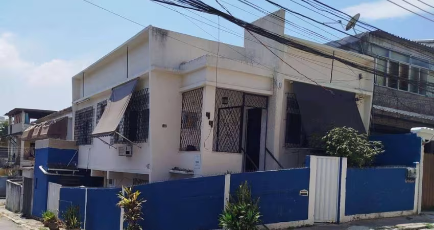 Casa com 3 dormitórios à venda, 145 m² por R$ 210.000,00 - Vila Valqueire - Rio de Janeiro/RJ