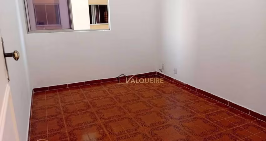 Apartamento com 2 dormitórios para alugar, 54 m² por R$ 1.550,00/mês - Vila Valqueire - Rio de Janeiro/RJ